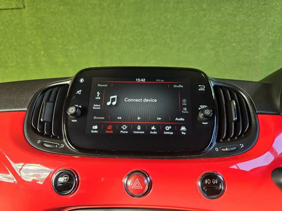 2020-fiat-500-12-lounge-big-15