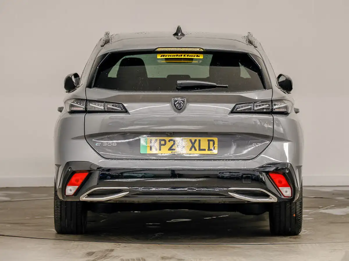 2024-peugeot-308-sw-e-gt-big-18