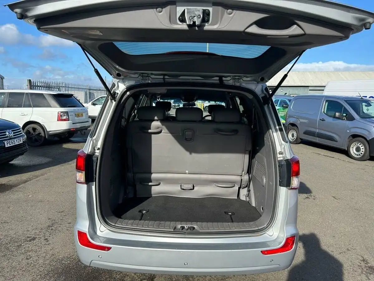 2017-kgm-ssangyong-turismo-22td-ex-big-10