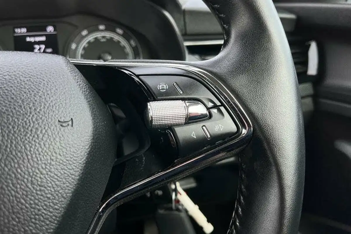 2021-skoda-kamiq-10-tsi-se-95ps-big-32