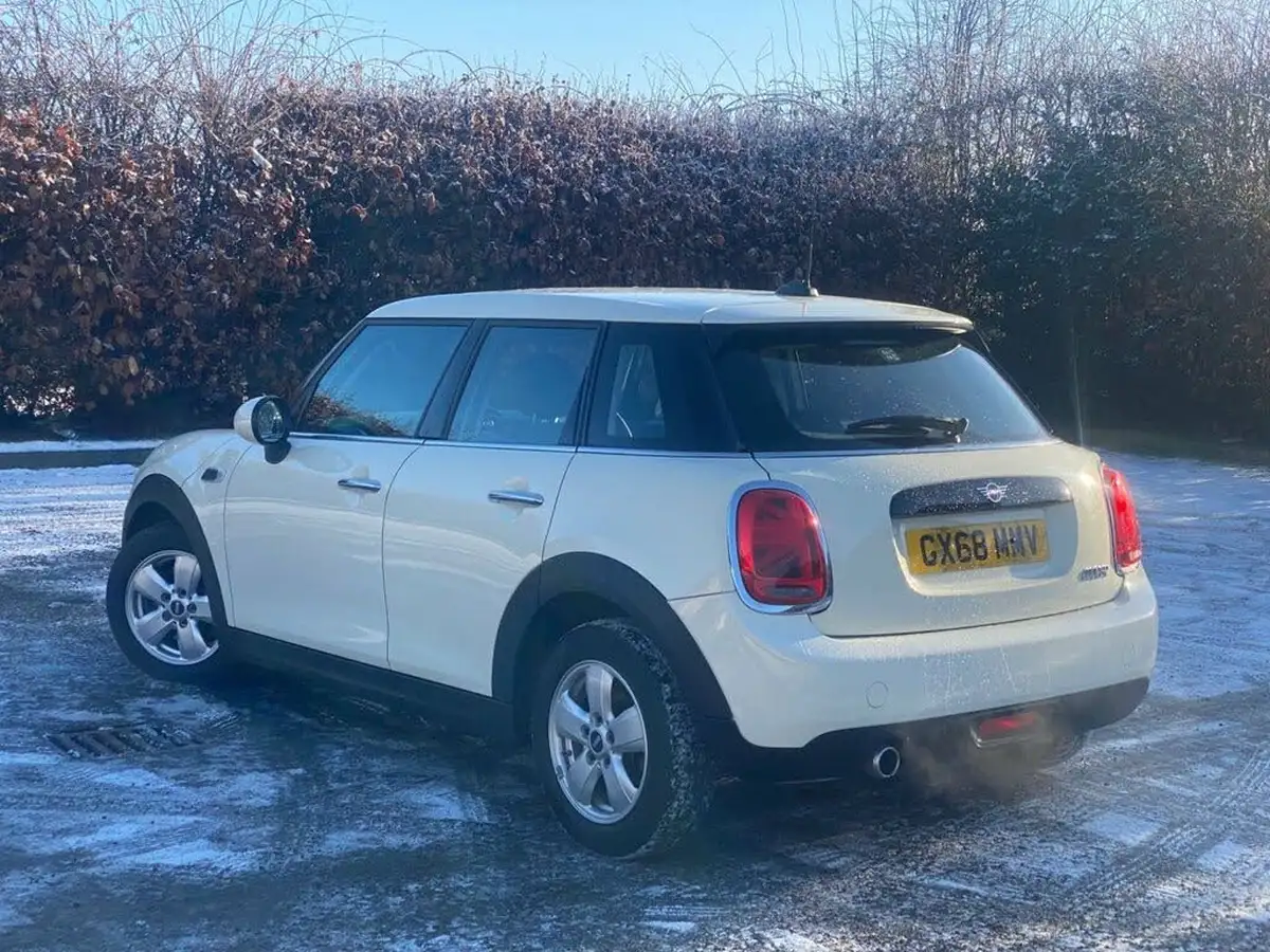 2018-mini-cooper-15-cooper-classic-ss-hatchback-5d-big-8