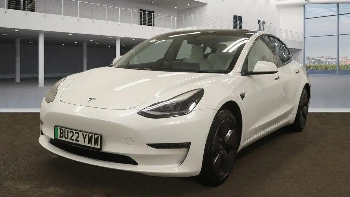 2022-tesla-model-3-e-long-range-big-3