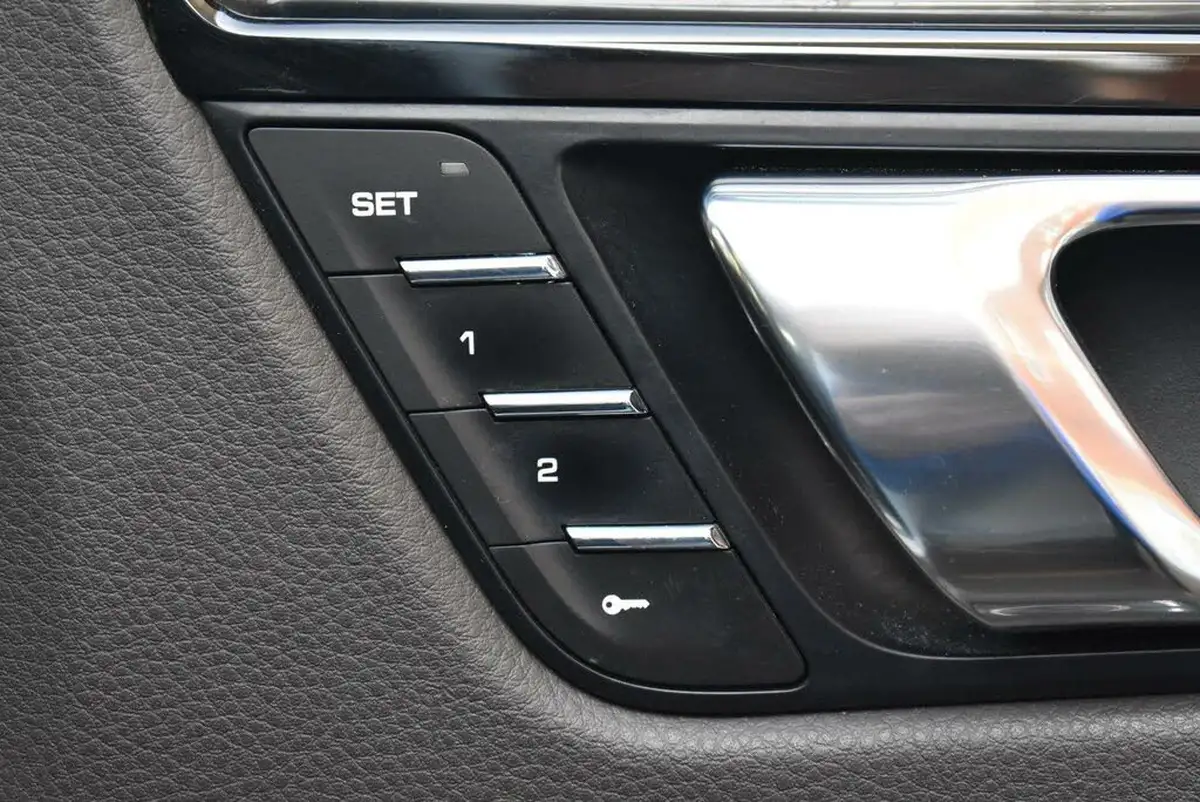 2015-porsche-macan-30td-s-big-17