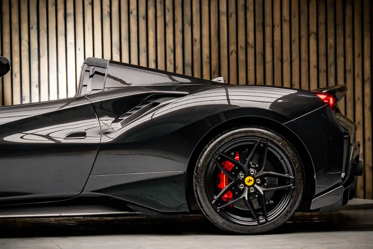 2020-ferrari-488-39-488-spider-big-18