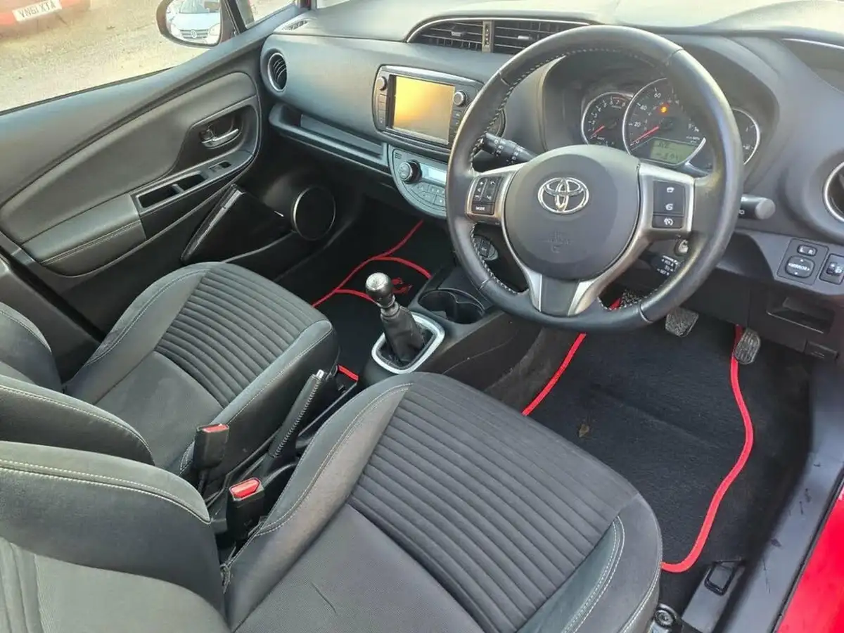 2015-toyota-yaris-133-excel-big-7