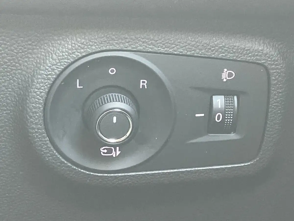 2022-mg-zs-suv-10t-gdi-exclusive-big-32