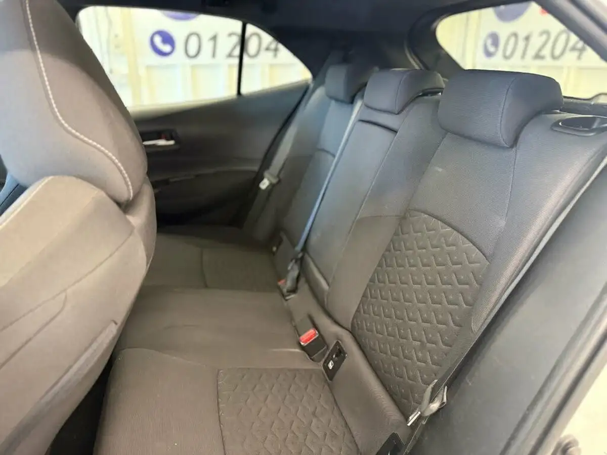 2019-toyota-corolla-18-vvt-i-design-trk-hatchback-5d-big-24