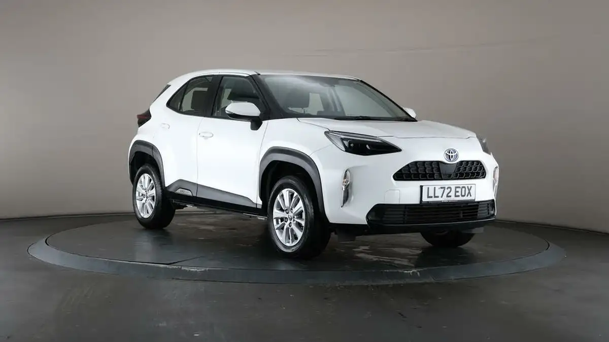 2023-toyota-yaris-cross-15-vvt-i-icon-big-42