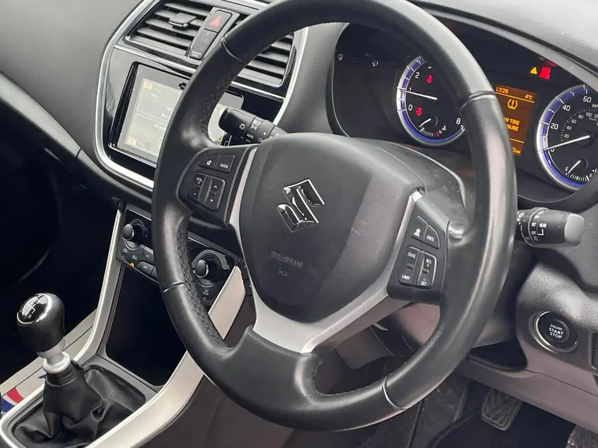 2021-suzuki-s-cross-14-boosterjet-sz-t-big-11