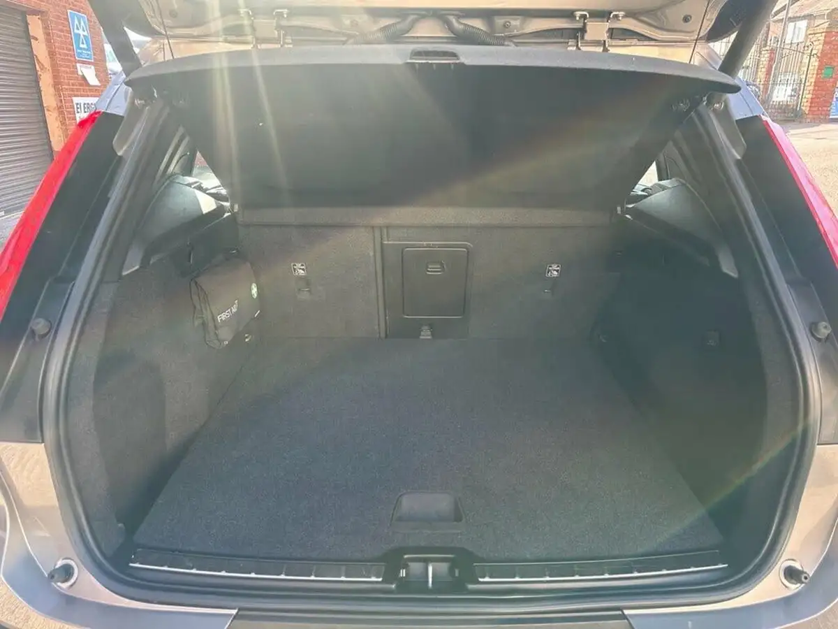 2019-volvo-xc40-20td-d3-inscription-geartronic-big-23