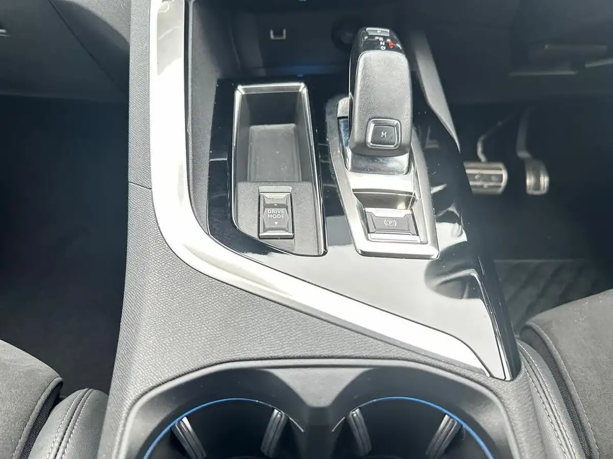 2021-peugeot-3008-suv-16-puretech-gt-premium-180bhp-ss-eat8-big-32