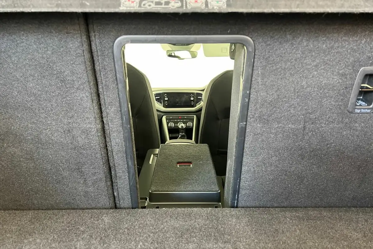 2021-volkswagen-t-roc-10-tsi-se-110ps-big-38