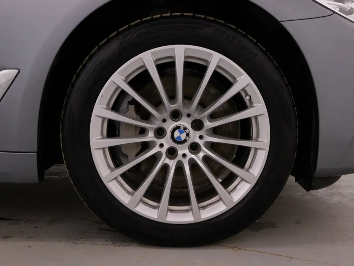 2019-bmw-5-series-20-530e-se-auto-big-9