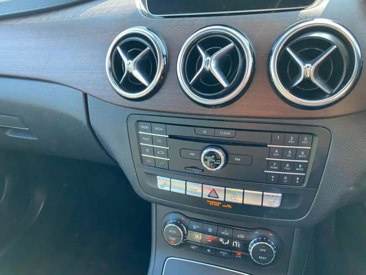 2018-mercedes-benz-b-class-16-b180-exclusive-edition-ss-big-47