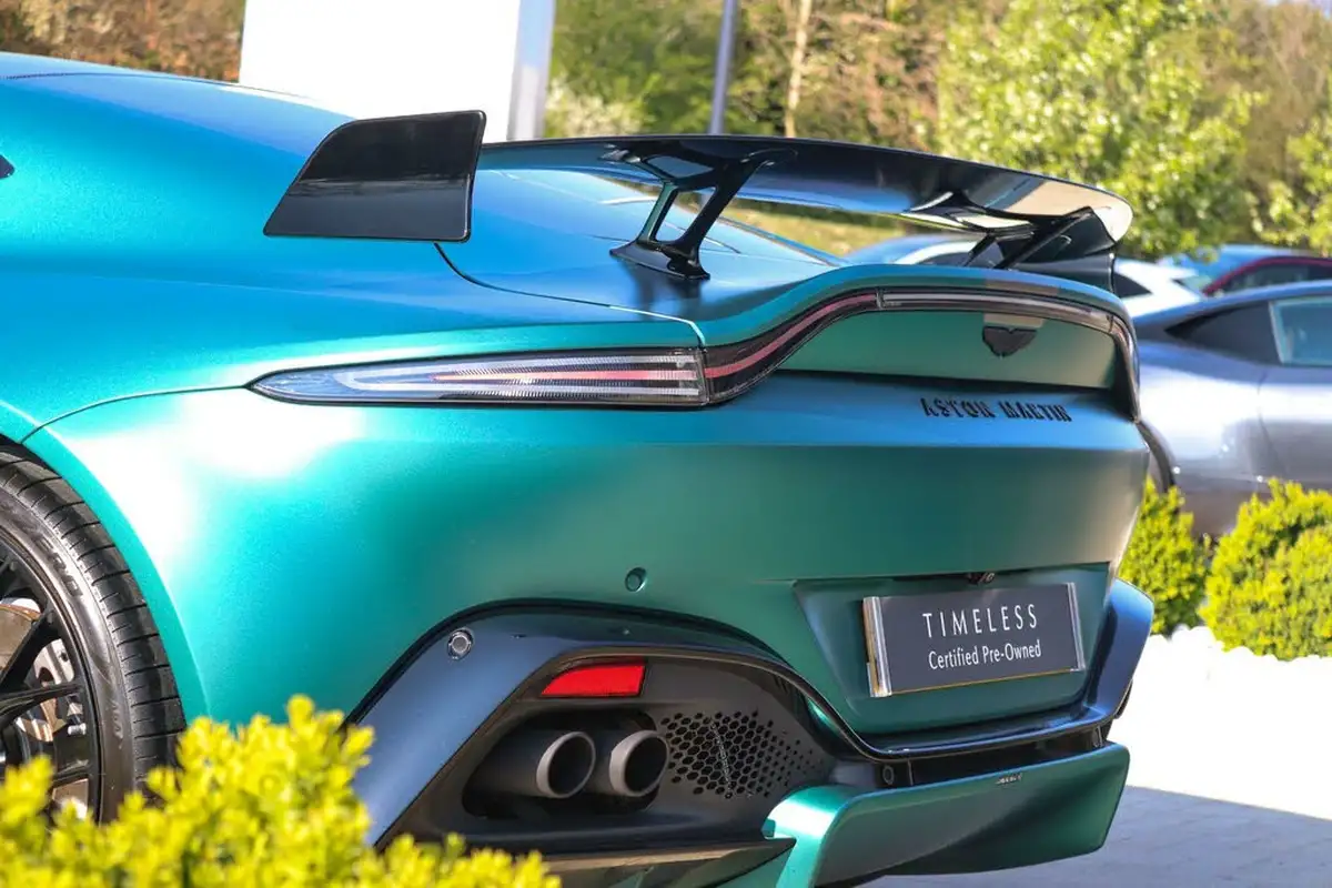 2022-aston-martin-vantage-big-19
