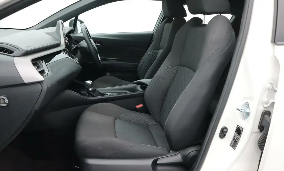 2021-toyota-c-hr-18-vvt-i-icon-big-14