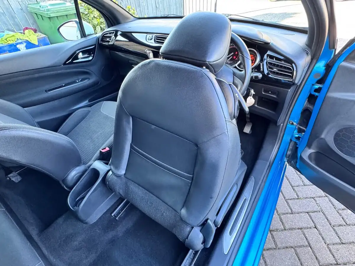 2012-citroen-ds3-16-dstyle-big-55