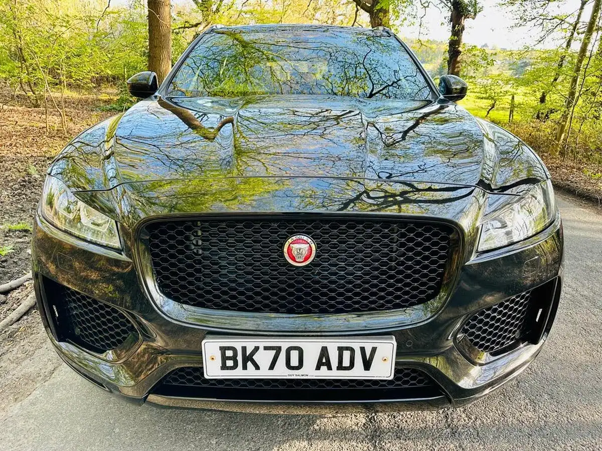 2021-jaguar-f-pace-20i-chequered-flag-big-28