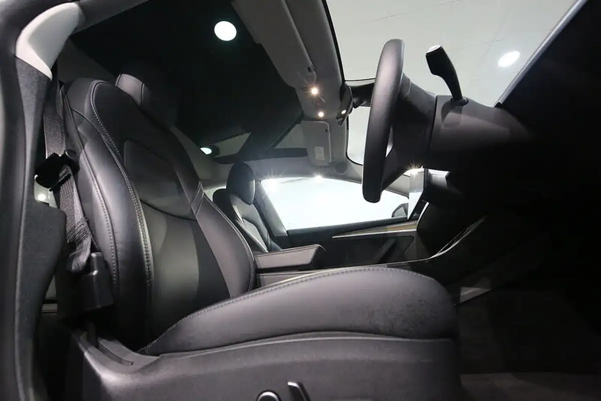 2022-tesla-model-3-e-long-range-big-18