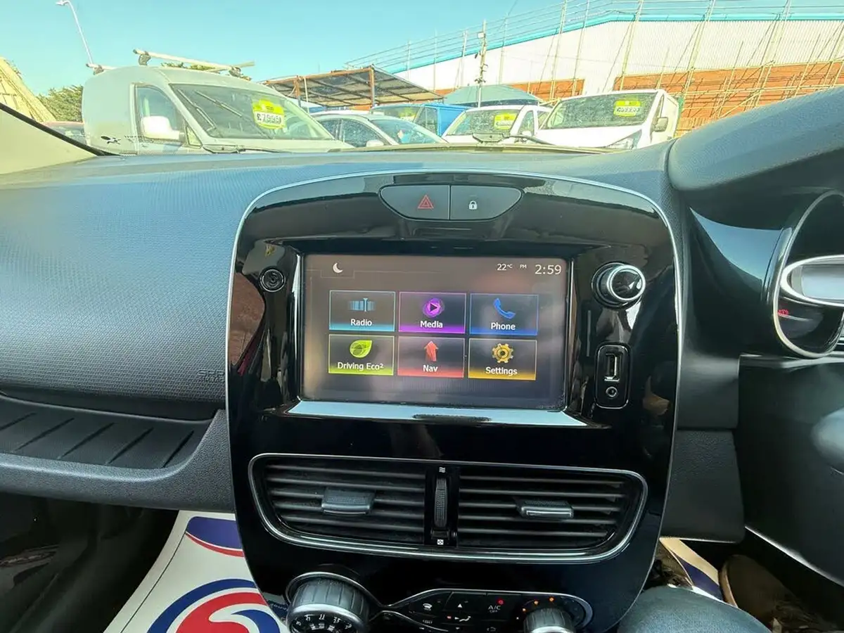 2018-renault-clio-15dci-dynamique-s-nav-90bhp-big-12