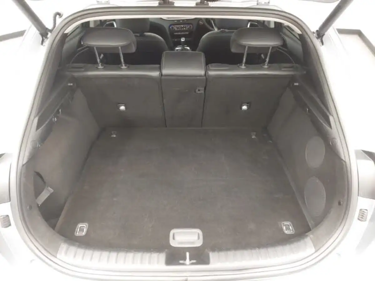 2022-kia-xceed-15-t-gdi-4-big-7