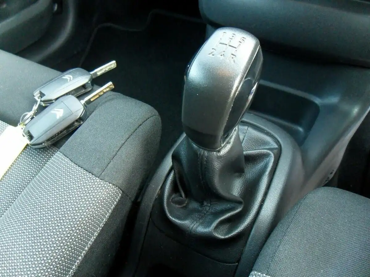 2016-citroen-c4-cactus-12-puretech-touch-big-44