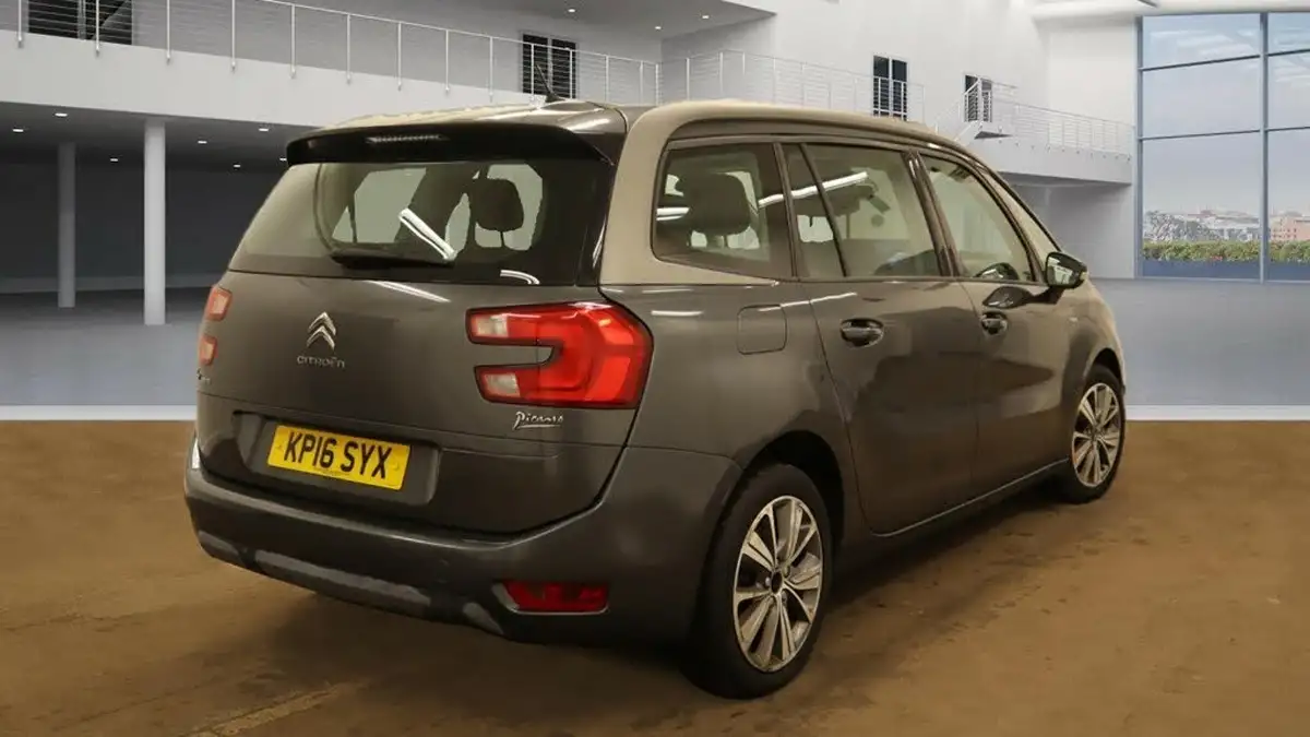 2016-citroen-grand-c4-picasso-20bluehdi-exclusive-eat6-big-3