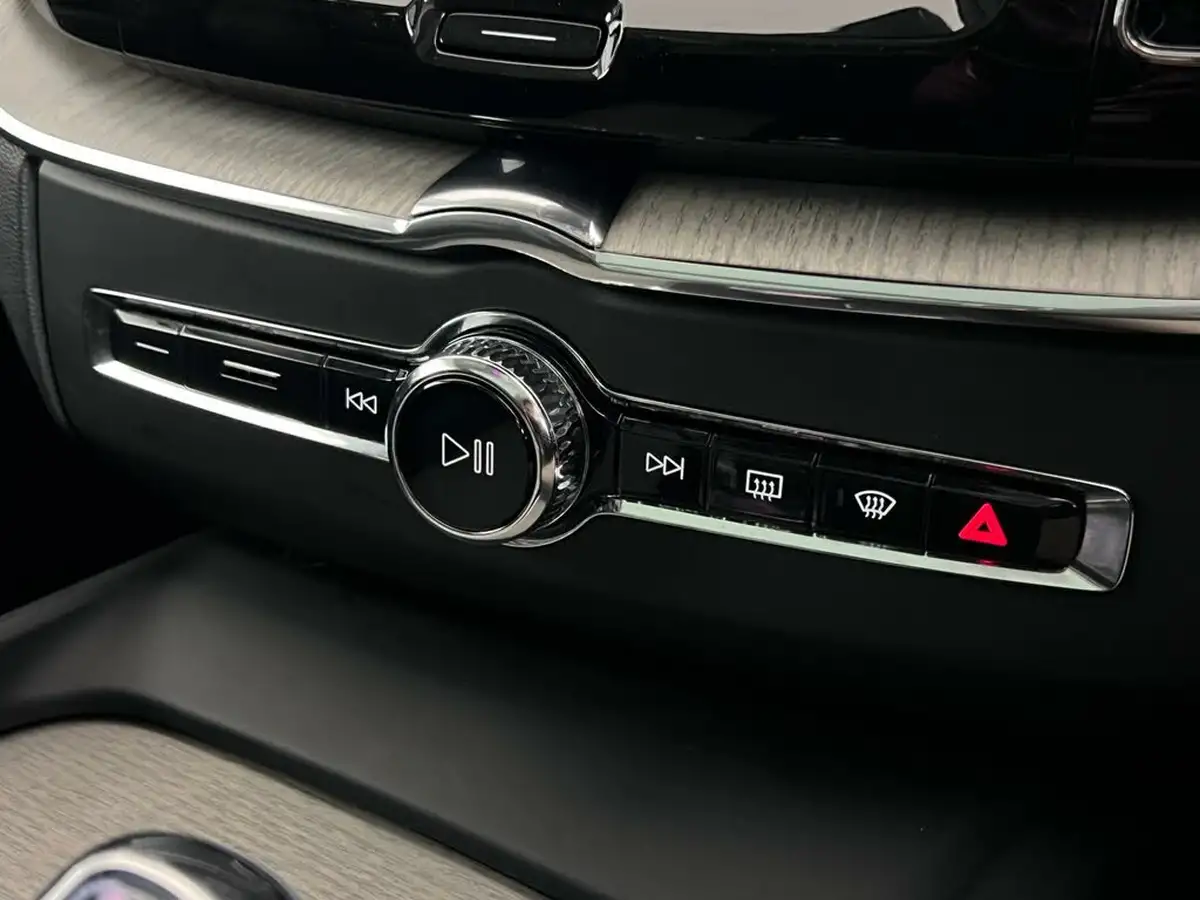 2017-volvo-xc60-20-t8-inscription-pro-twin-engine-big-22