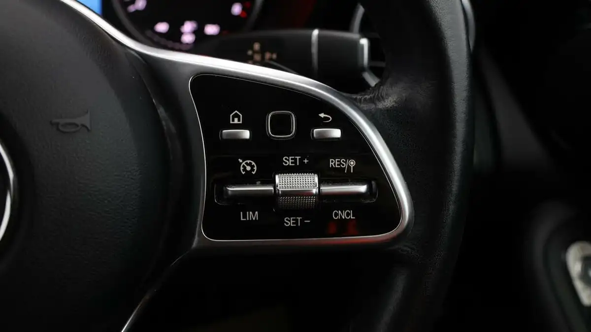 2019-mercedes-benz-glc-class-20d-glc220d-sport-big-23