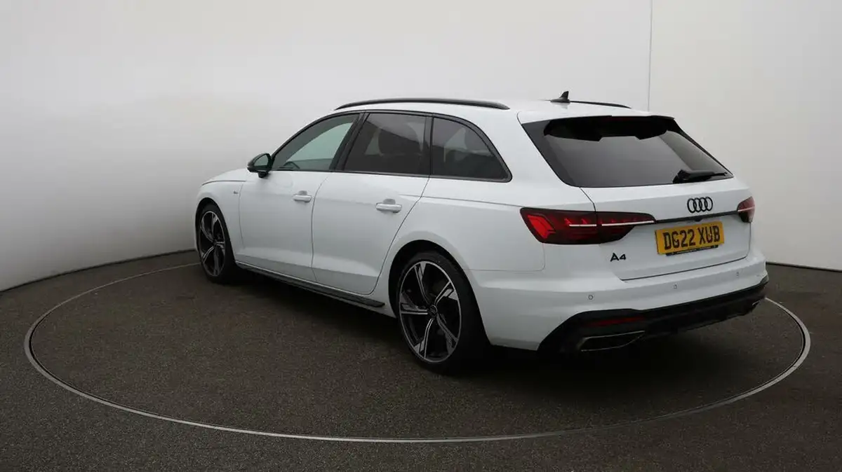 2022-audi-a4-avant-20-35-tfsi-black-edition-s-tronic-big-55