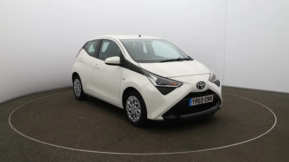2019-toyota-aygo-10-vvt-i-x-play-tss-x-shift-big-35