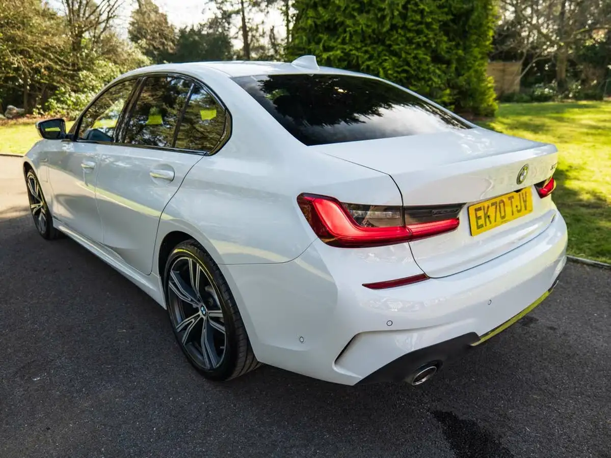 2020-bmw-3-series-20-330e-m-sport-saloon-4d-big-3