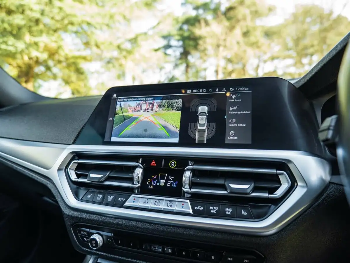2020-bmw-3-series-20-330e-m-sport-saloon-4d-big-27