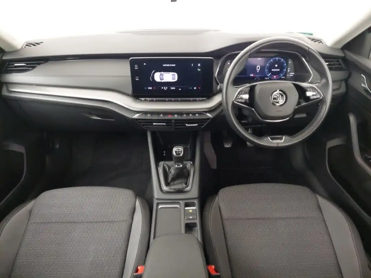 2022-skoda-octavia-15-tsi-se-technology-hatchback-big-2