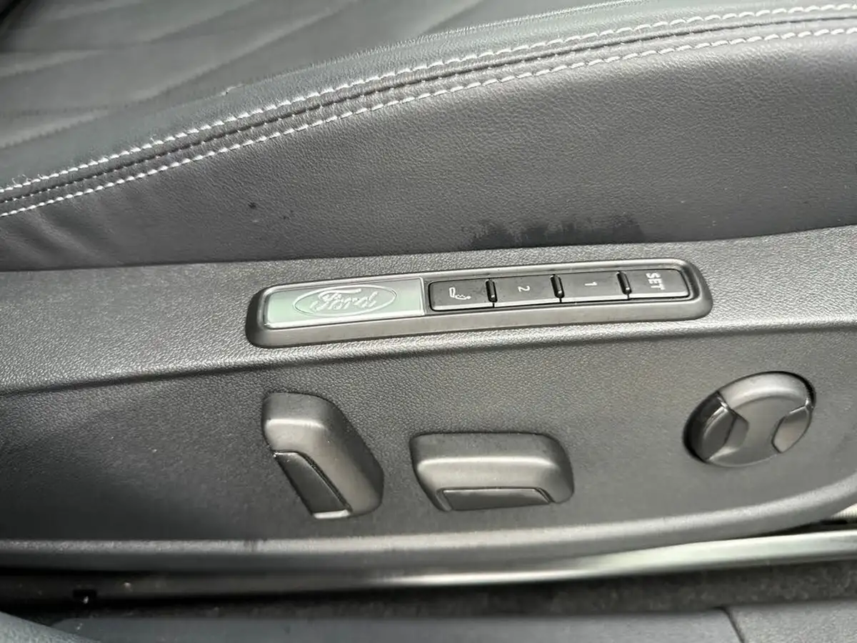 2024-ford-explorer-e-premium-286ps-77kwh-big-29