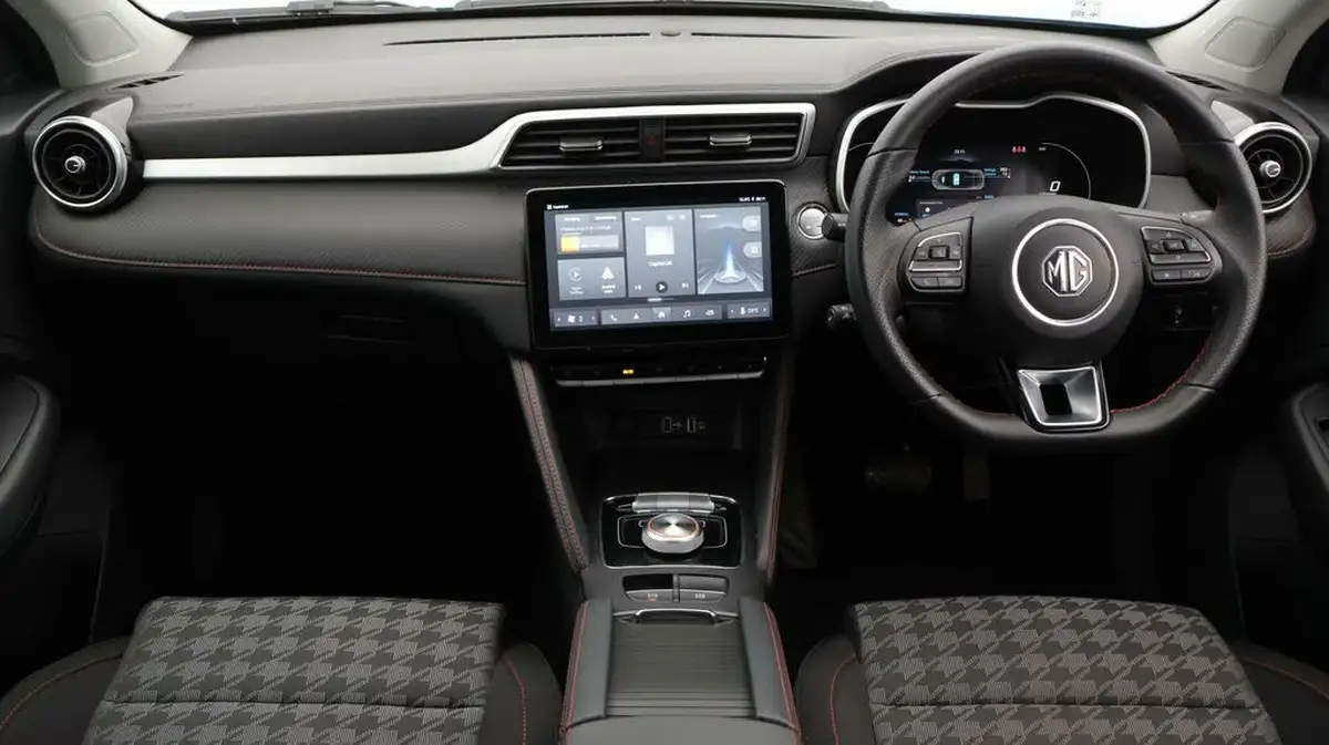 2024-mg-zs-suv-e-se-ev-176ps-big-13
