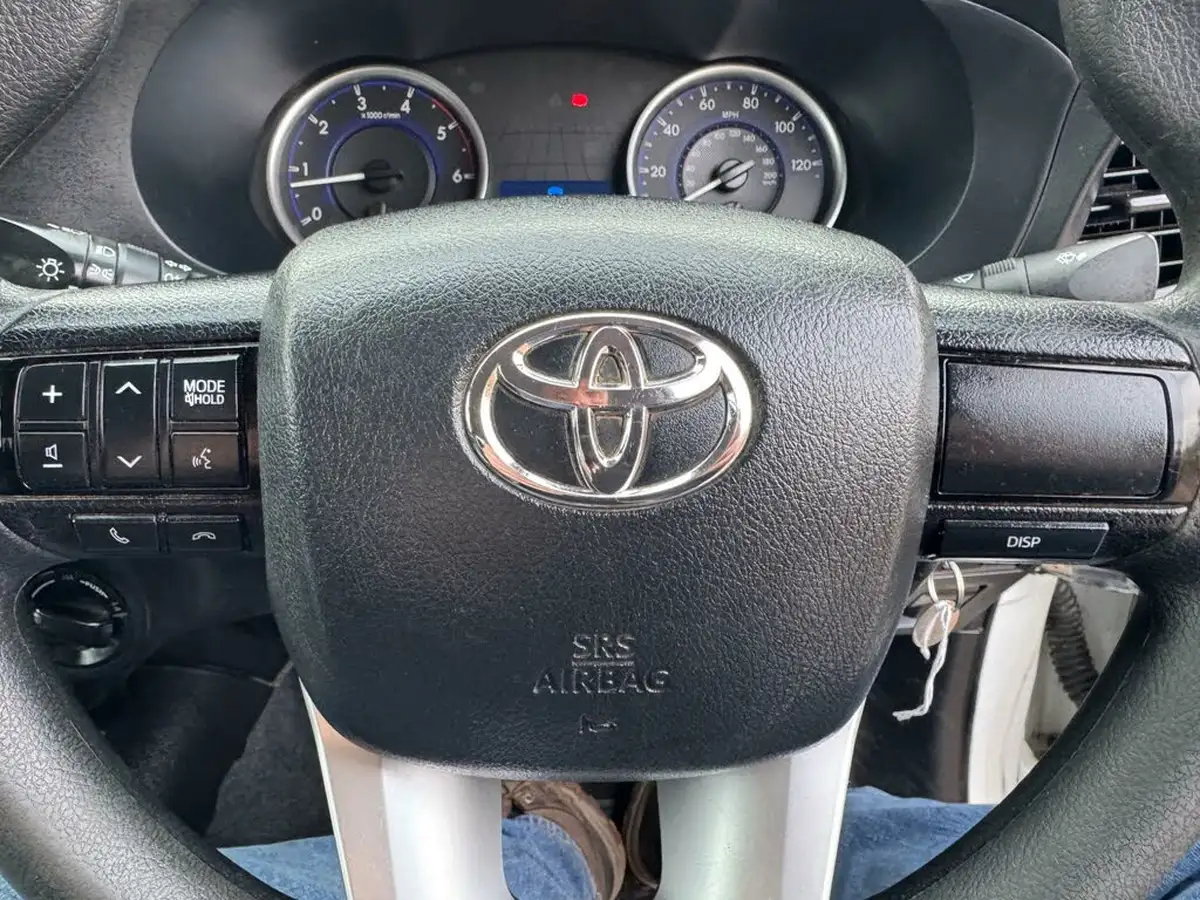 2019-toyota-hi-lux-24d-4d-active-150hpeu6dt-e-32t-double-pick-up-big-15
