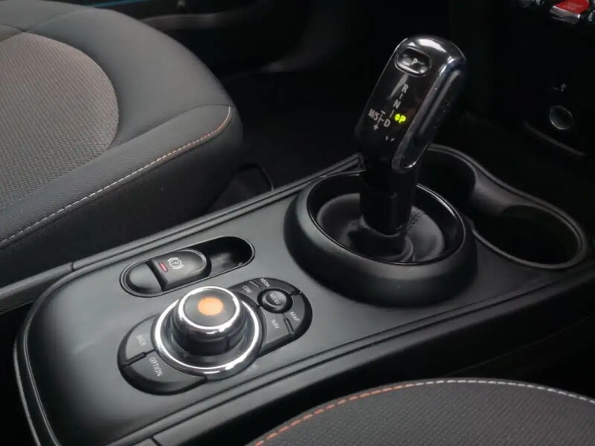 2020-mini-countryman-15-cooper-classic-auto-big-13