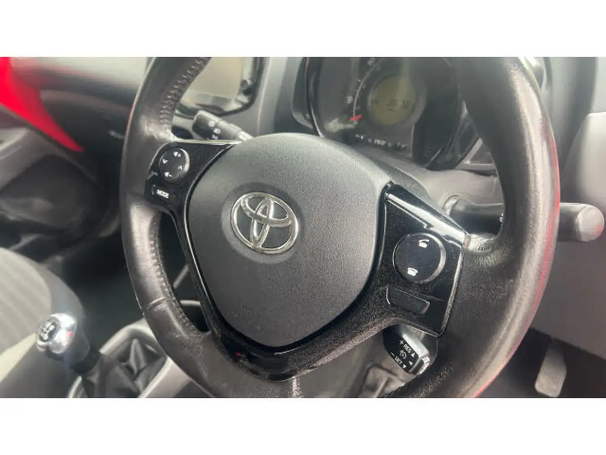 2019-toyota-aygo-10-vvt-i-x-play-big-32