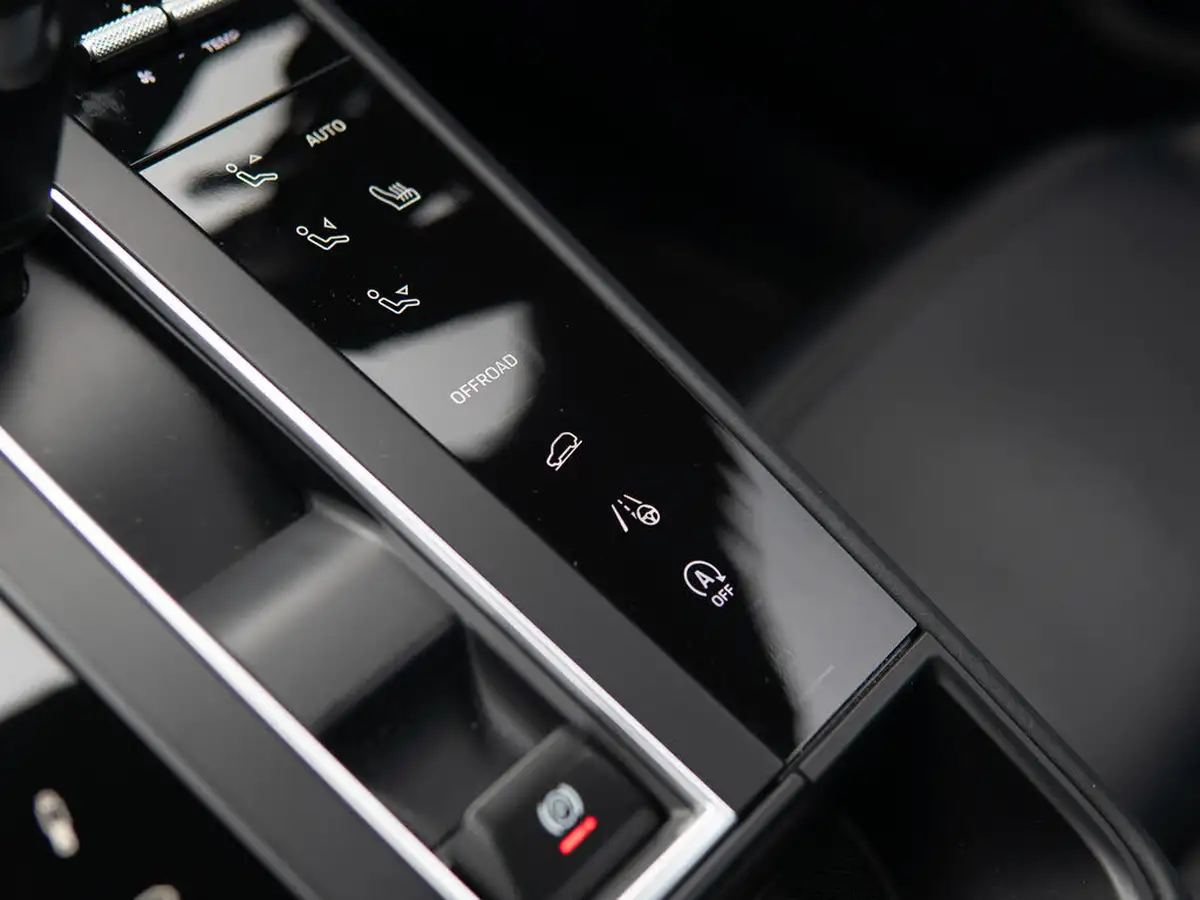2023-porsche-macan-29-v6-gts-big-24