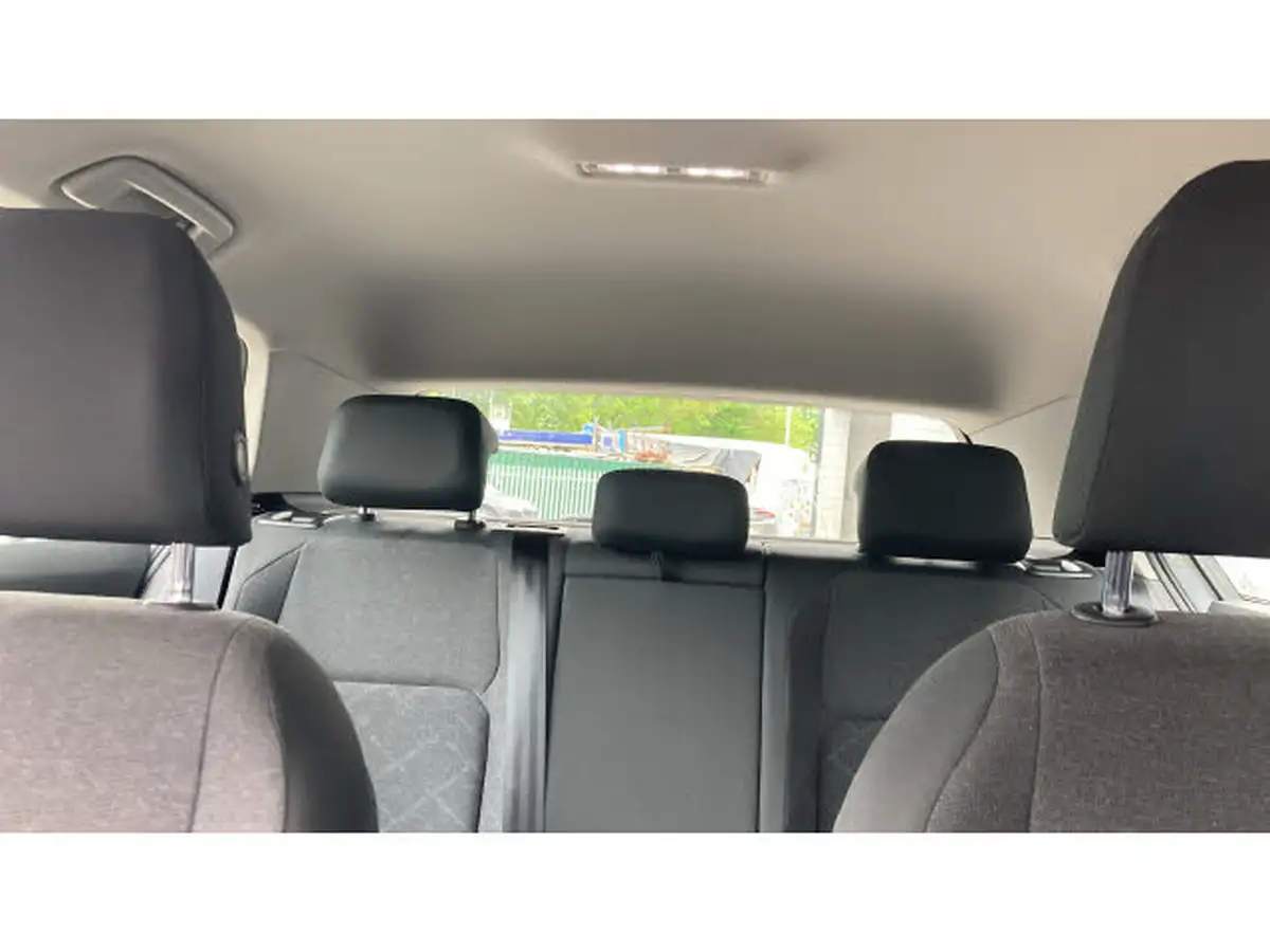 2021-volkswagen-golf-15-tsi-life-150ps-hatchback-big-14