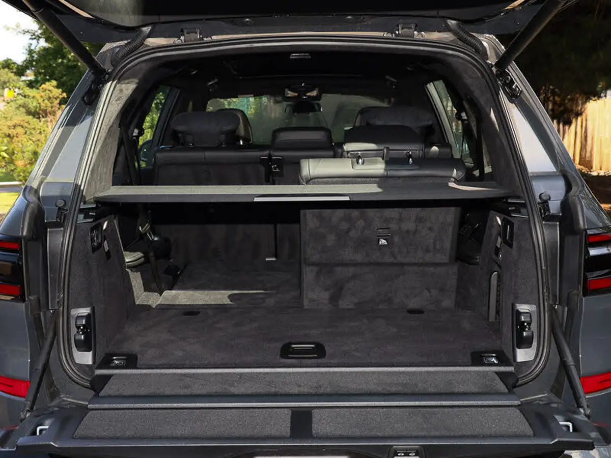 2025-bmw-x7-30td-xdrive-40d-m-sport-big-12