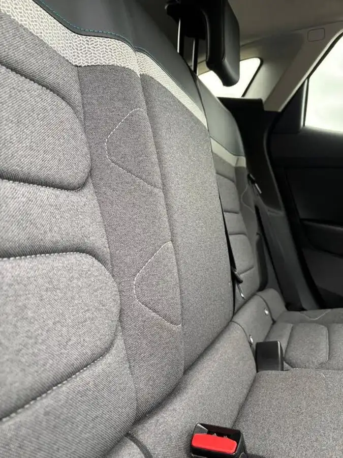 2022-citroen-c4-12-puretech-shine-130ps-big-39