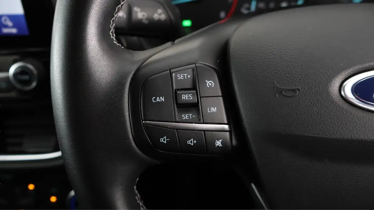 2020-ford-fiesta-big-24