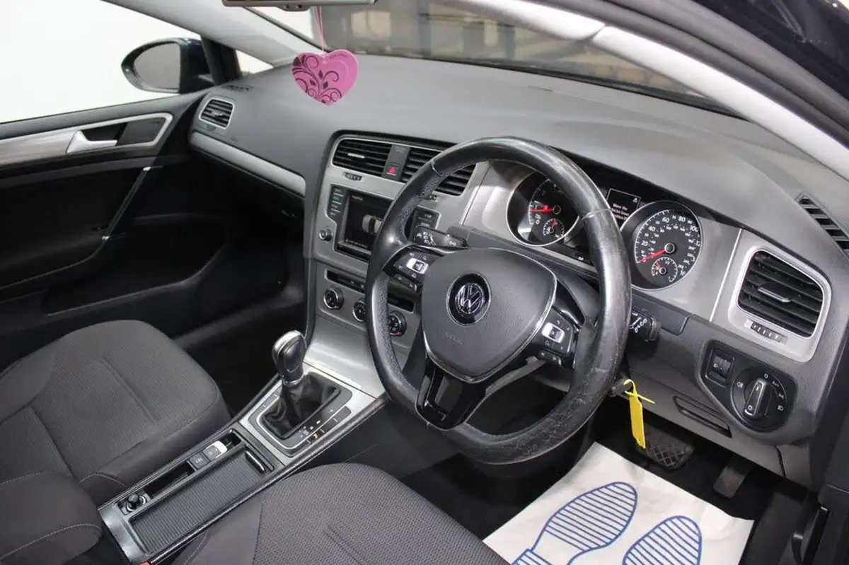 2015-volkswagen-golf-14-tsi-se-estate-5d-dsg-big-10