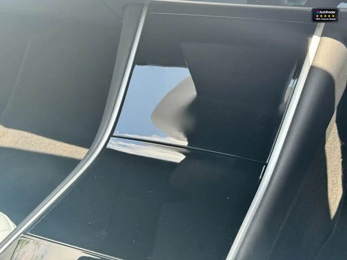 2020-tesla-model-3-e-performance-big-26
