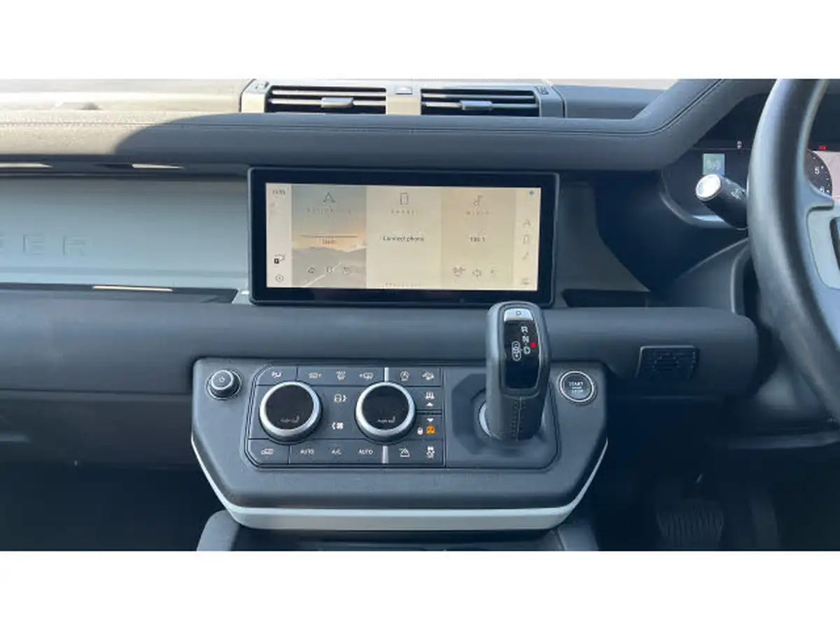 2022-land-rover-90-defender-30-p400-xs-edition-big-13