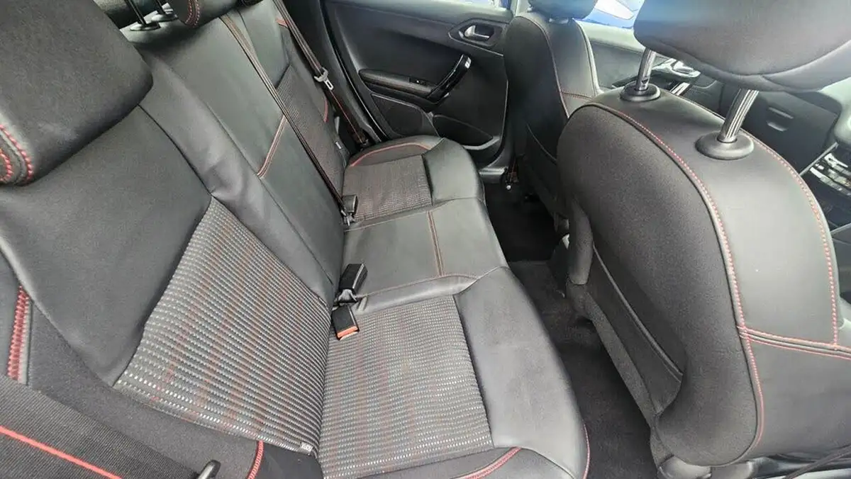2017-peugeot-208-16bluehdi-gt-line-100bhp-5d-big-38