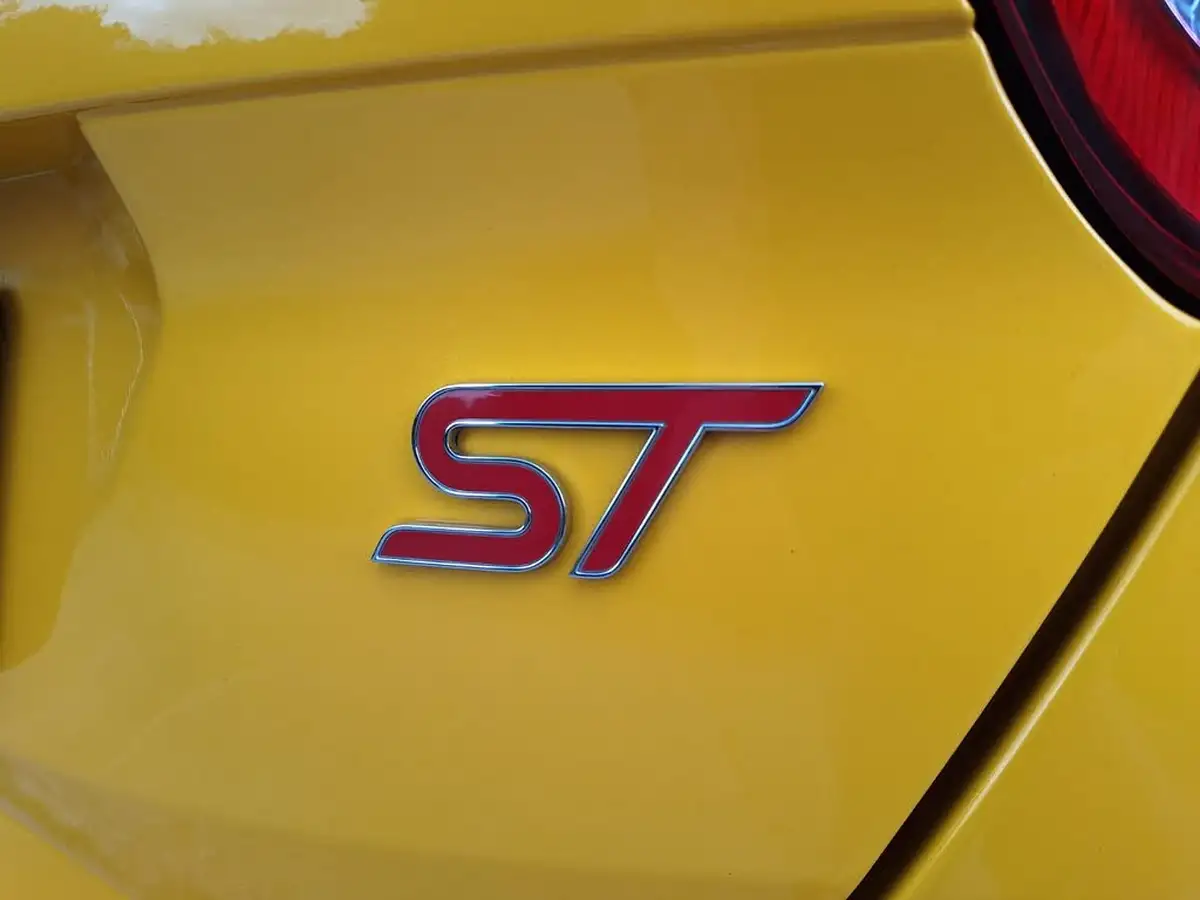 2015-ford-focus-20-st3-t-hatchback-big-6