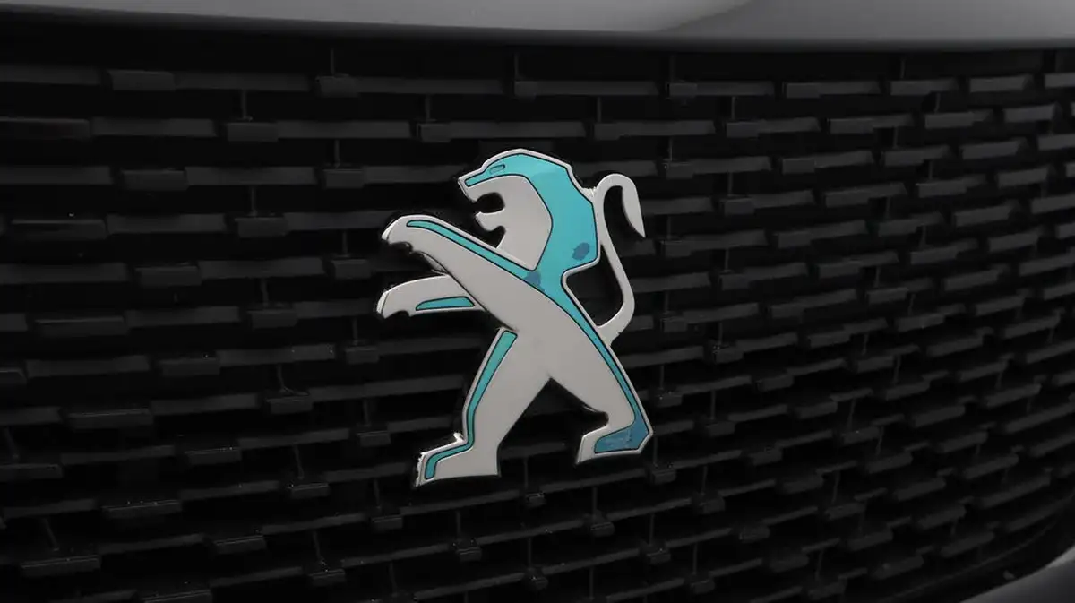 2021-peugeot-2008-suv-e-active-premium-big-20